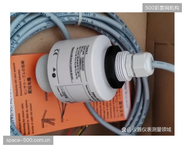 内置于混凝土梁体的微型超声波传感器网络，将把结构健康监测转变为一种可订阅的数据服务